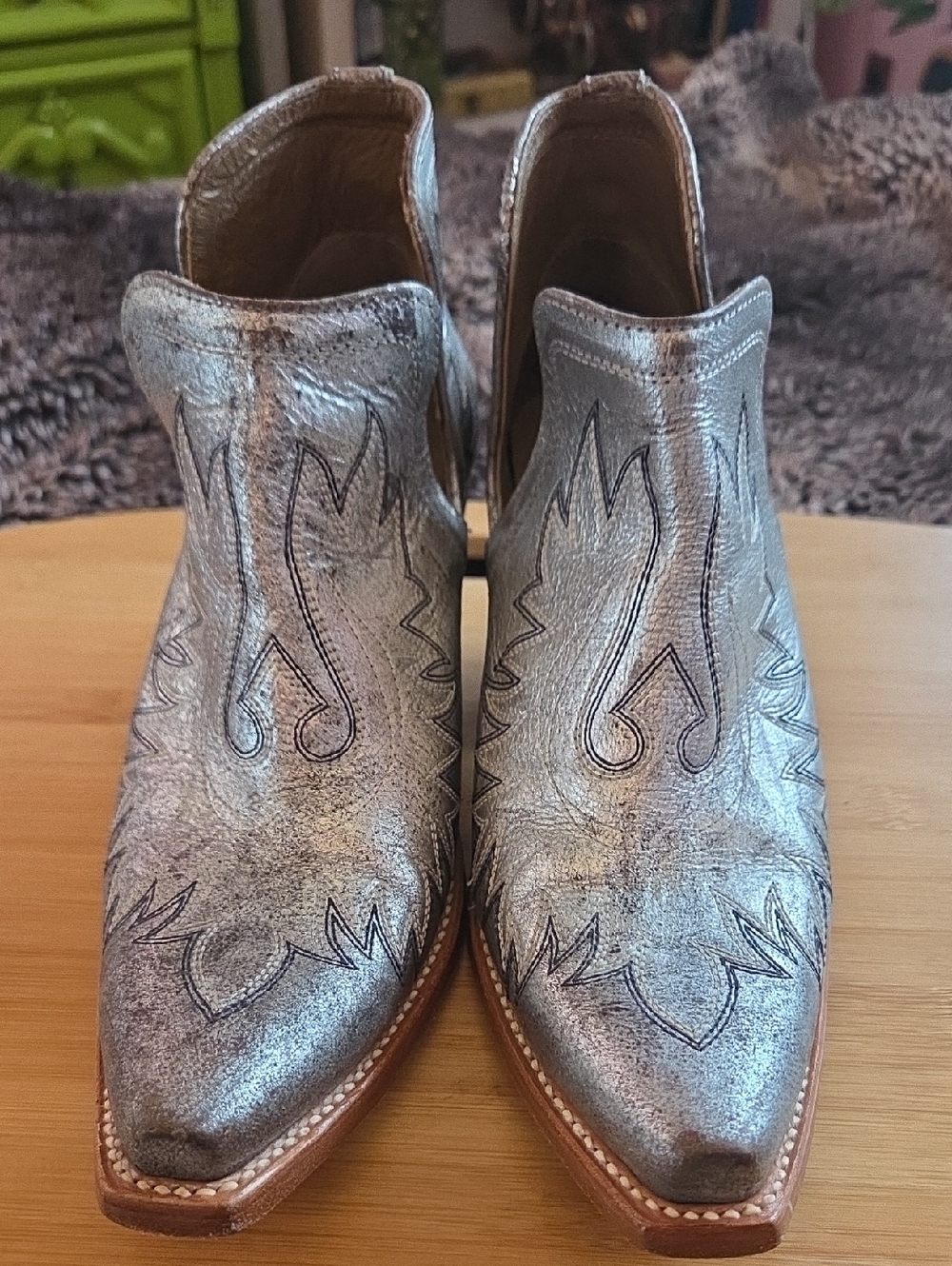 ARIAT Distessed Silver Leather Sniptoe Booties, 7.5